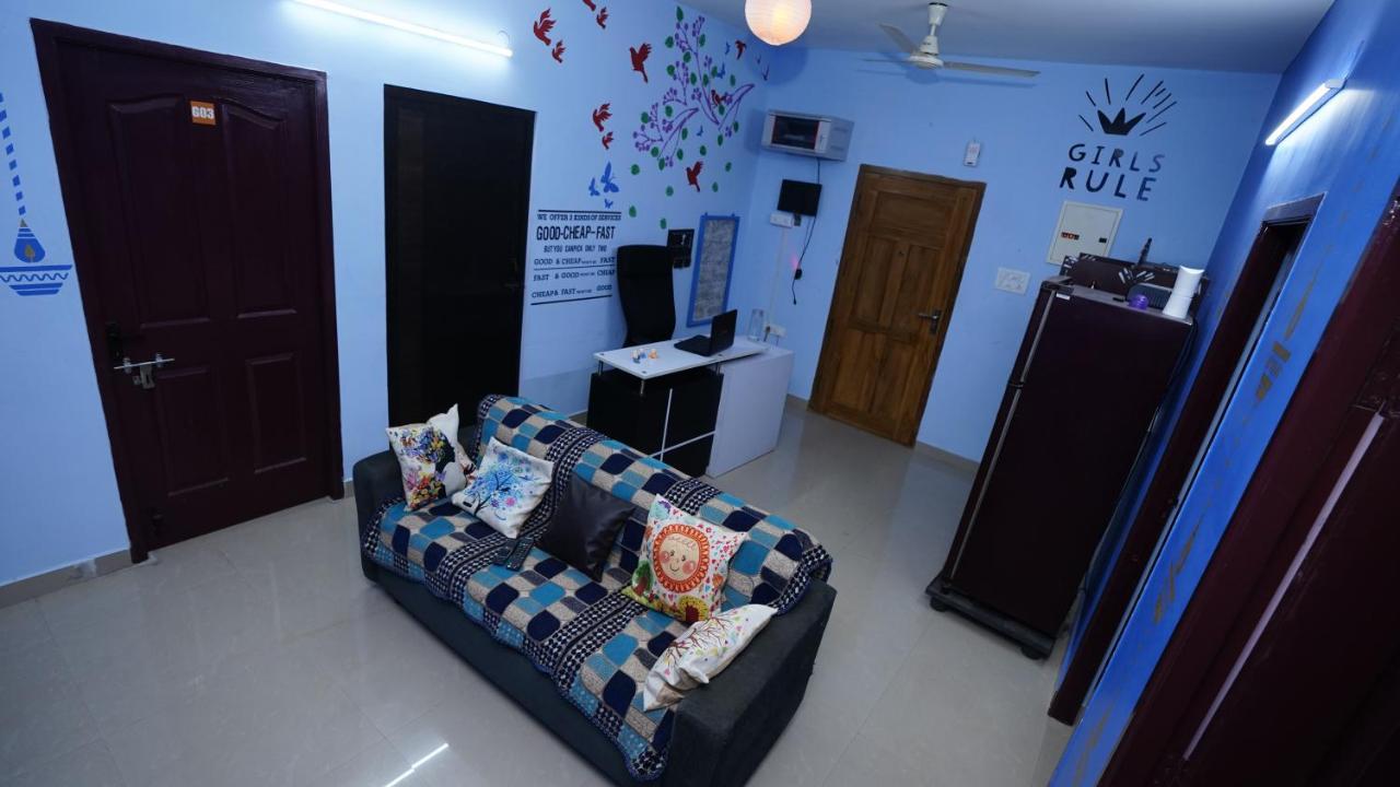 Hostel Easvari Grand Pg For Women - Female Only Čennai Exteriér fotografie