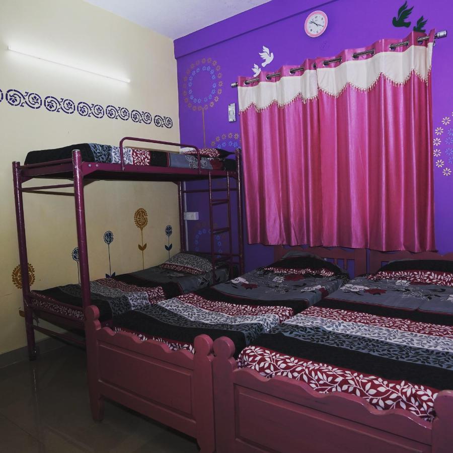 Hostel Easvari Grand Pg For Women - Female Only Čennai Exteriér fotografie