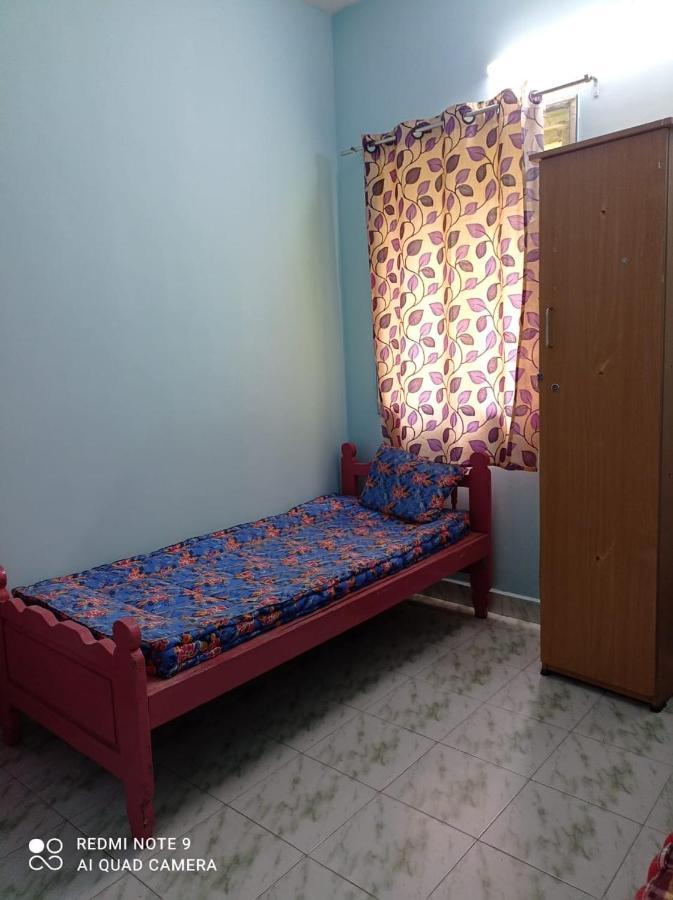 Hostel Easvari Grand Pg For Women - Female Only Čennai Exteriér fotografie